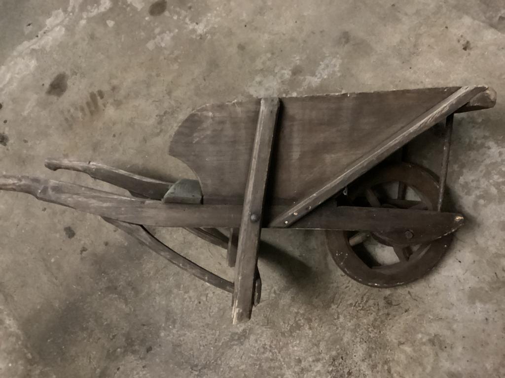 Antiek houten kruiwagentje - Decoratief object, Ophalen of Verzenden, Gebruikt, Handmatig, Eenwielig