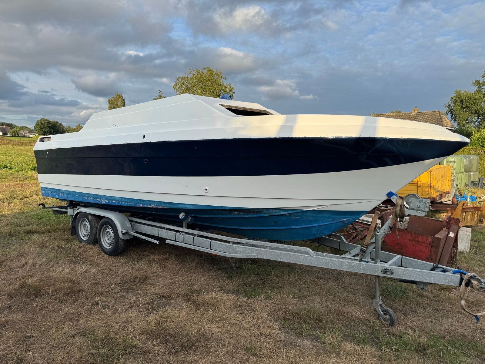 Boot opknapper 8,5 m. gereviseerde 5,7L V8 motor en trailer, Ophalen, Gebruikt, Trailer