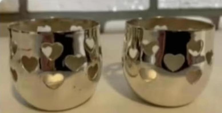 2 waxinelichtjes, theelichtjes met 'open' hartjes, harten, Ophalen of Verzenden, Zo goed als nieuw, Overige materialen, Kandelaar