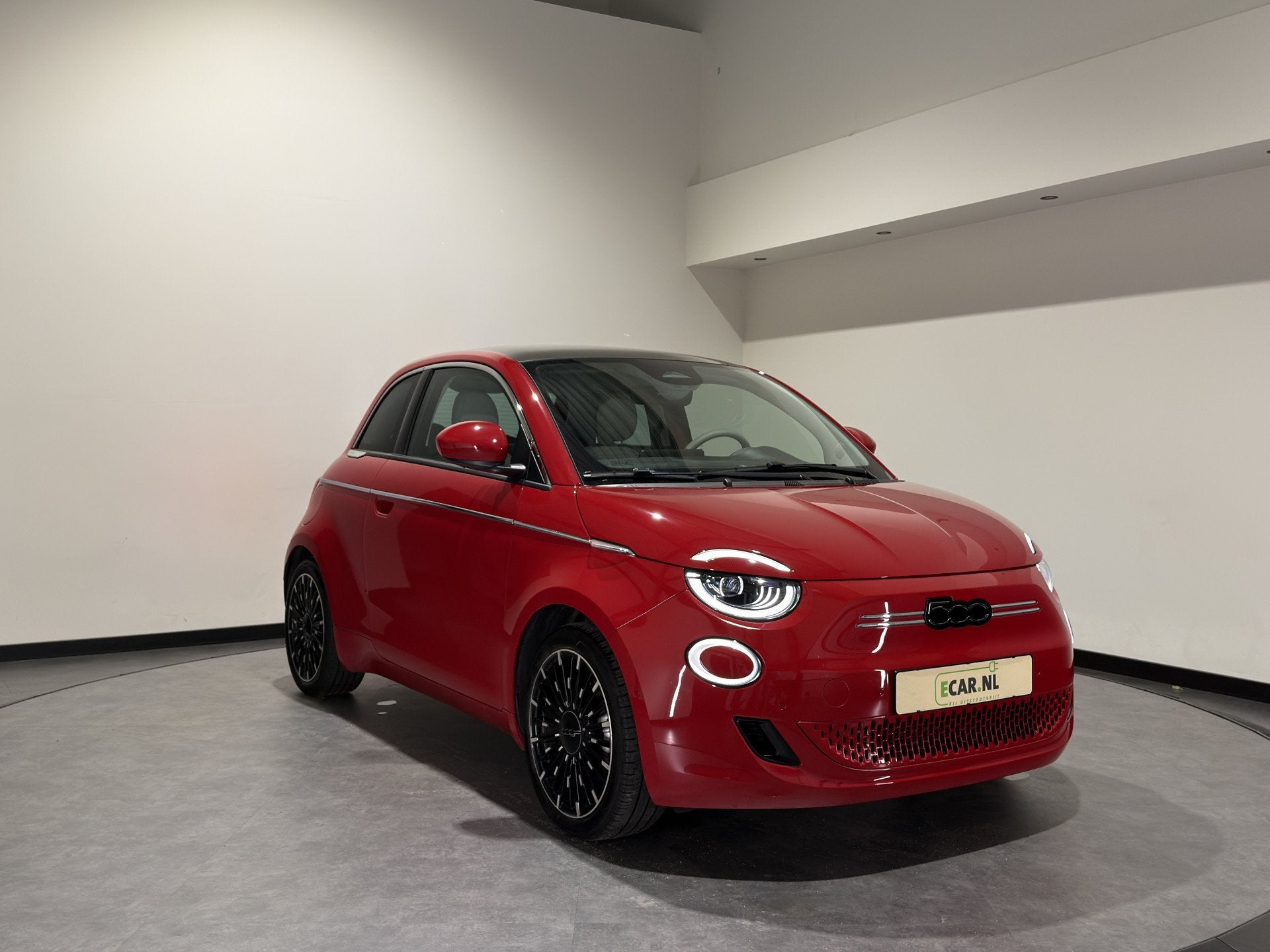 Fiat 500 La Prima 42 kWh | Panorama dak | Apple carplay / An, Auto's, Gebruikt, Met garantie (alle), 4 stoelen, Leder