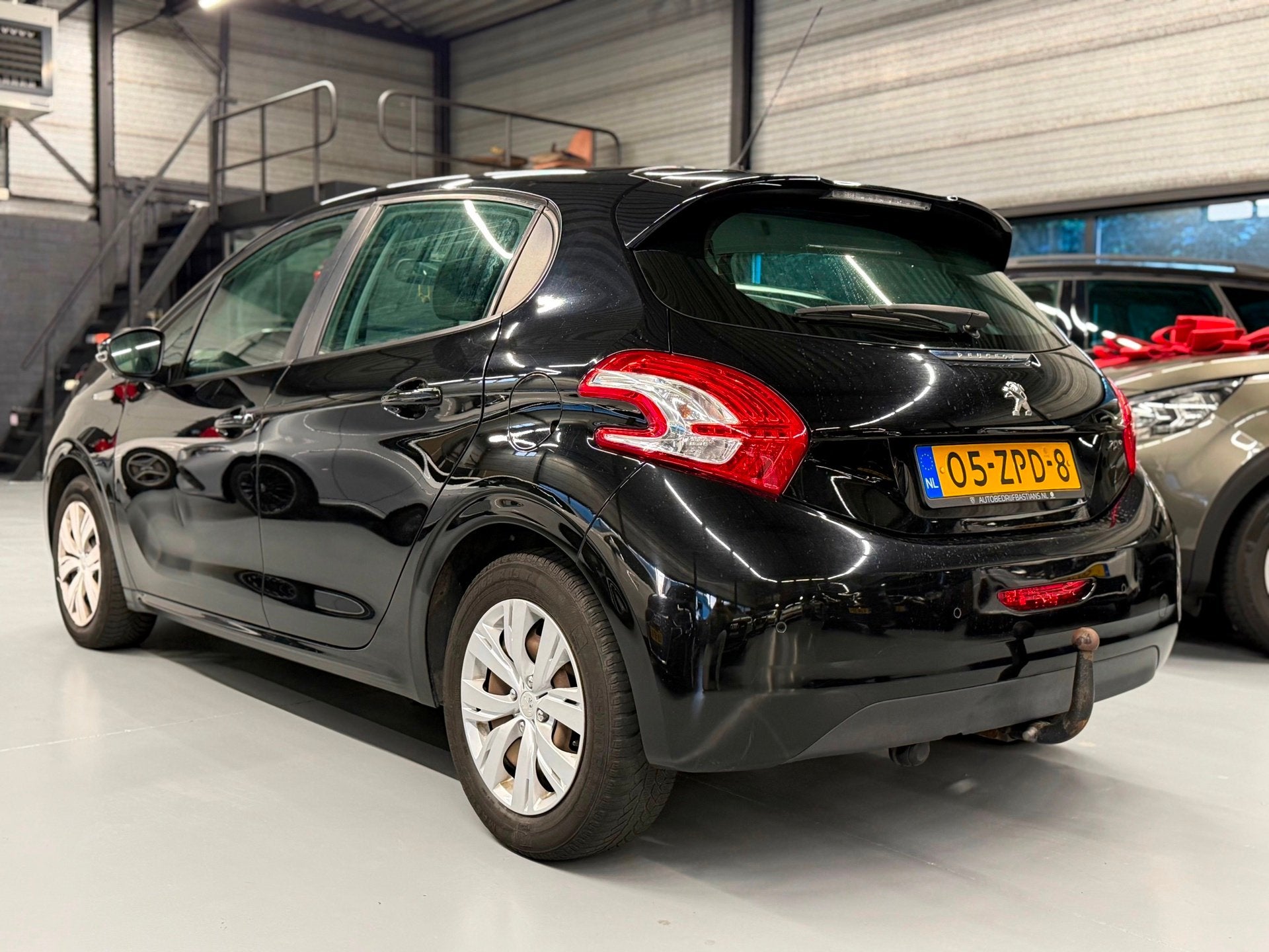 Peugeot 208 1.2 VTi Access 5Drs l Clima l Navi l, Auto's, Voorwielaandrijving, Euro 5, Gebruikt, 31 €/maand