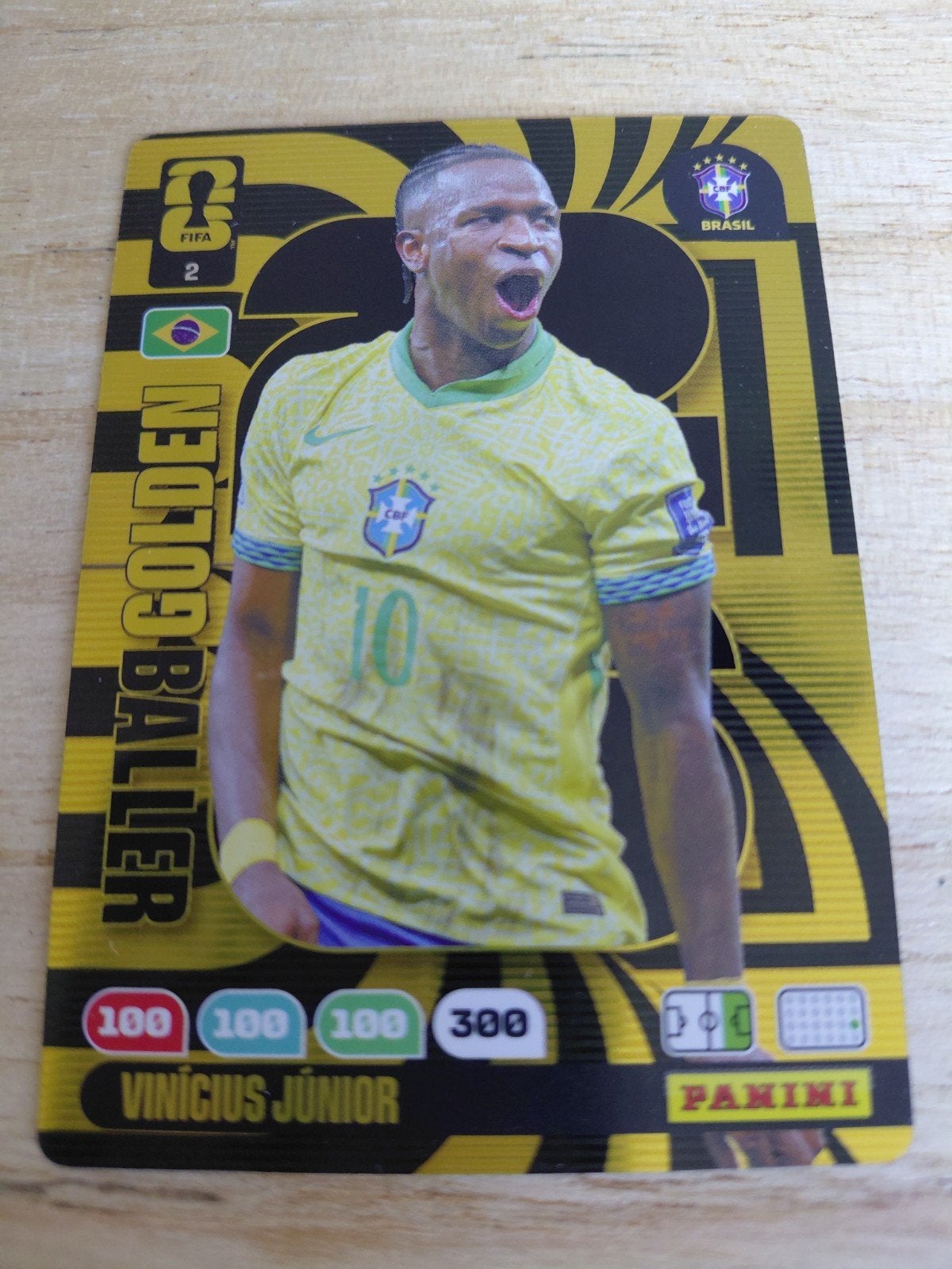 Panini FIFA 2026 Vinicius Junior Golden Baller #2, Verzamelen, Sportartikelen en Voetbal, Ophalen of Verzenden