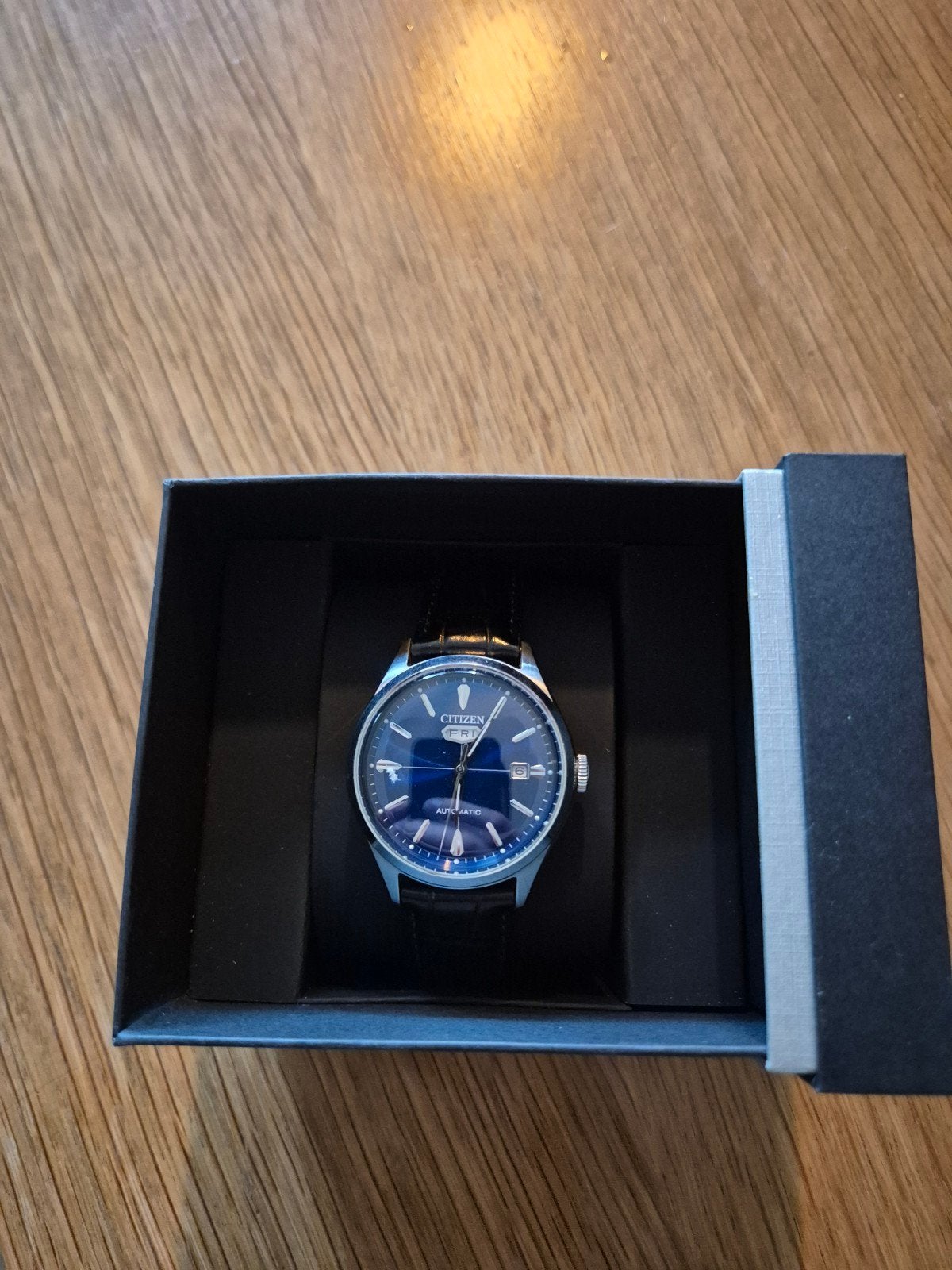 Citizen horloge met leren band, Leer, Staal, Ophalen of Verzenden, Zo goed als nieuw