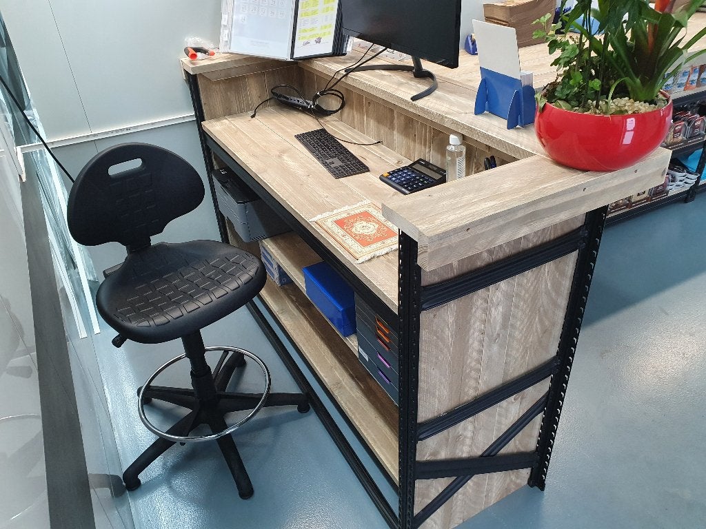 Unieke industriele toonbank, balie van steigerhout en staal, Ophalen, Nieuw