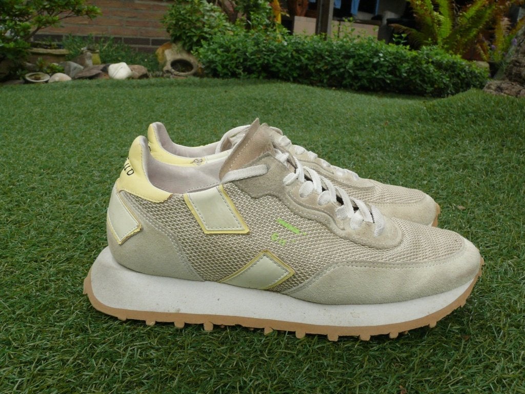Ghoud sneaker maat 38 als nieuw NU 15 euro !!, Ophalen of Verzenden, Grijs, Sneakers of Gympen, Zo goed als nieuw