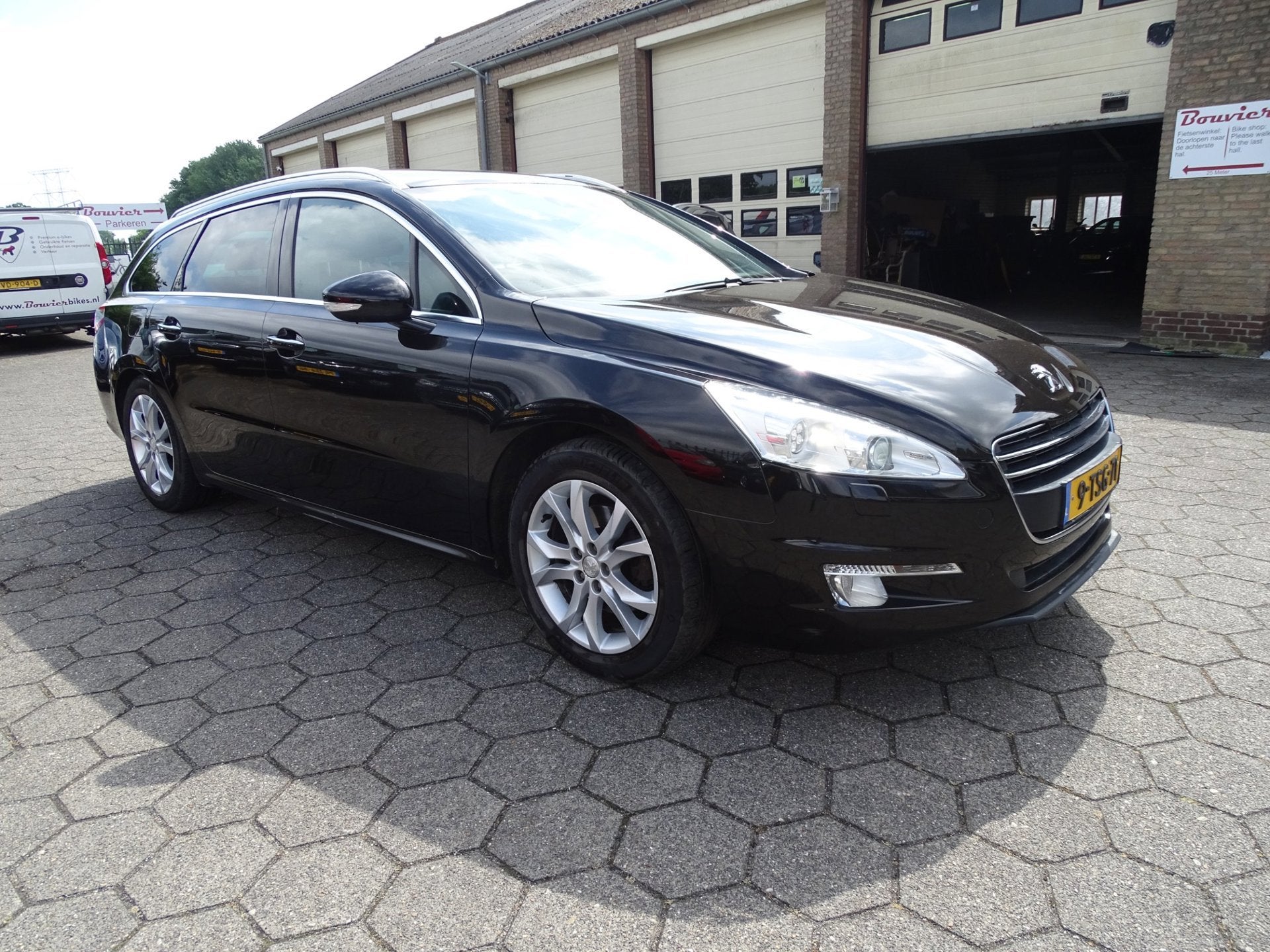 Peugeot 508 SW 1.6 THP Allure ECC/PANORAMA/BT/LMV/TREKHAAK, Auto's, Voorwielaandrijving, Gebruikt, Zwart, Bruin