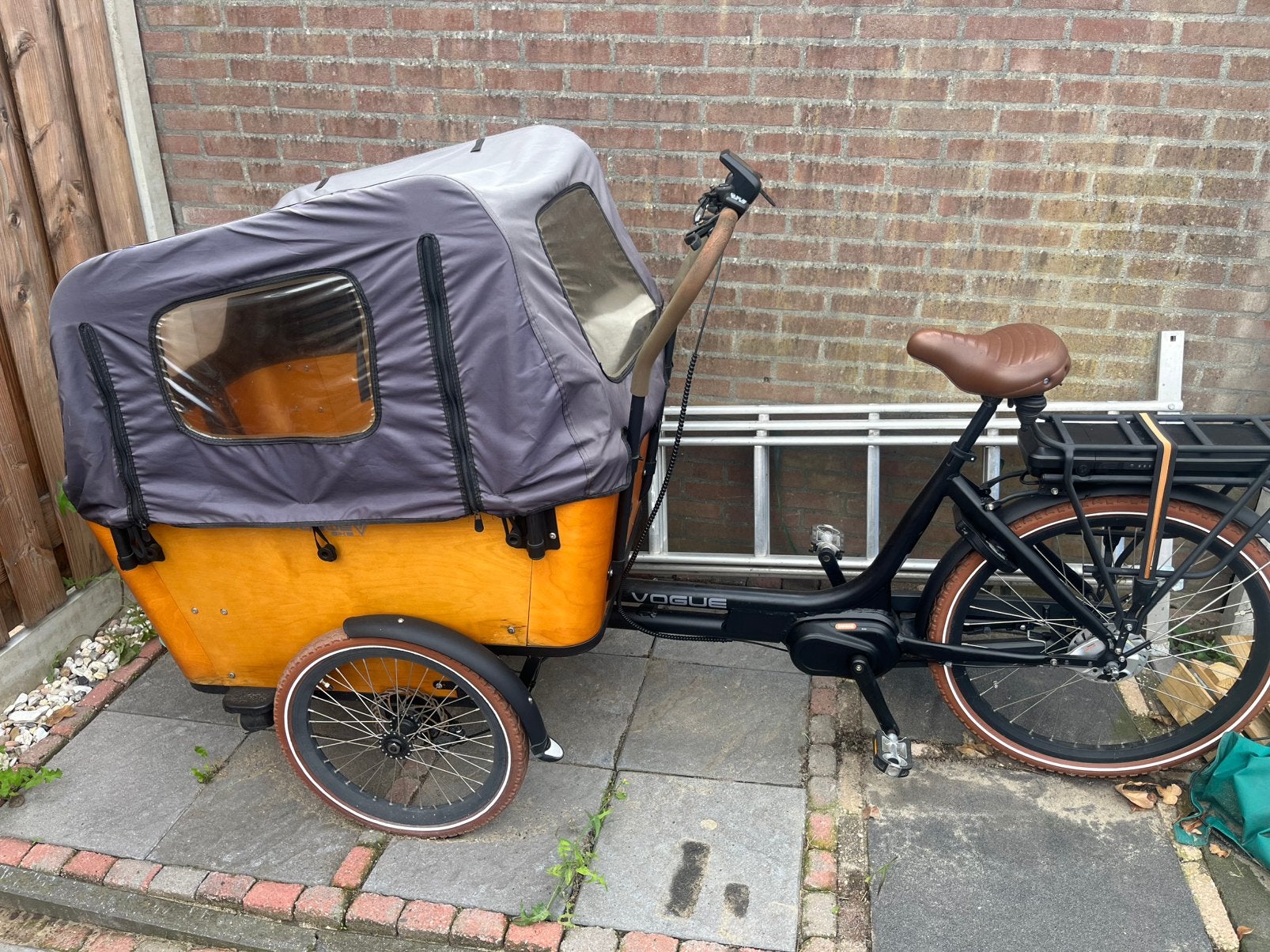 Vogue bakfiets, 4 kinderen of meer, Gebruikt, Huif, Schijfrem