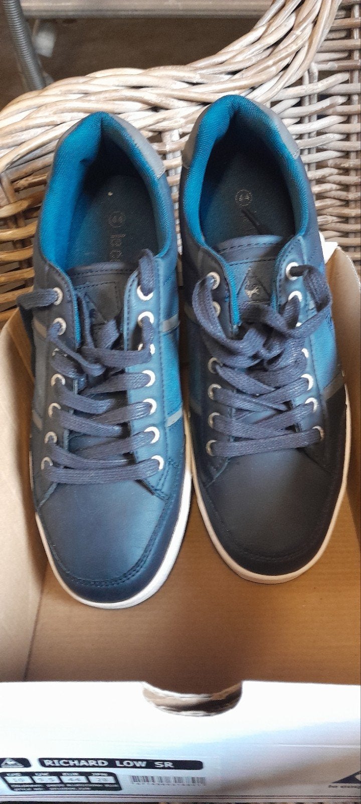 Heren sneakers maat 44 nooit gedragen, Ophalen of Verzenden
