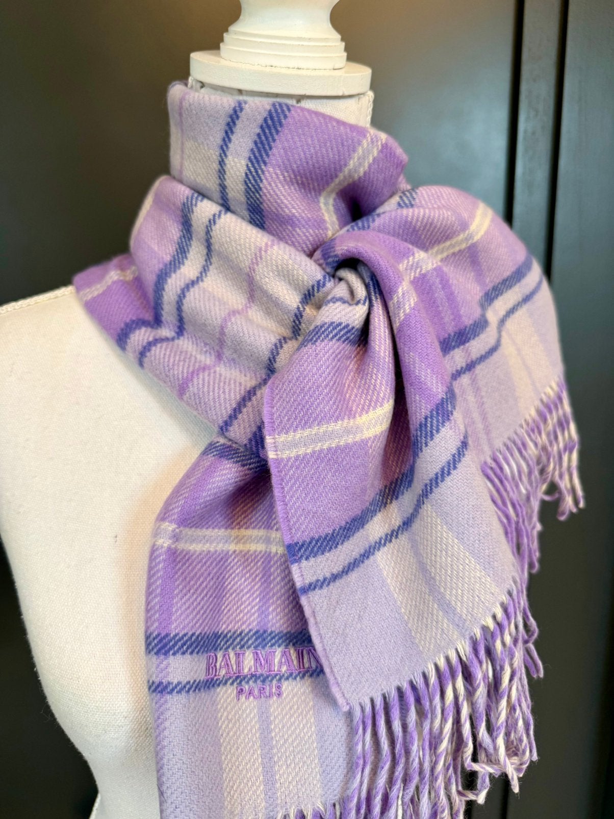 Foto 2 van Balmain Paris lilac geruite wol mix sjaal