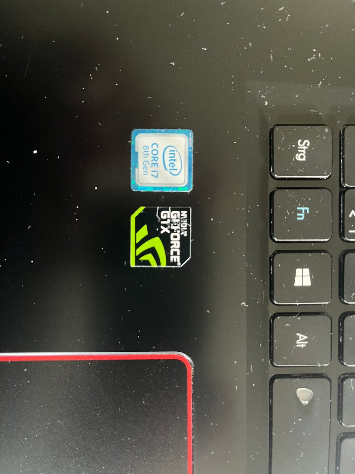 Foto 4 van Defecte gaming laptop met i7 8th gen en 1050ti -GEEN RAM/SSD