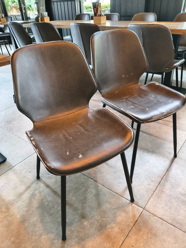35 Stoelen, 6 barkrukken. Kunstleer, beschadigd, Ophalen, Gebruikt, Grijs, Vijf, Zes of meer stoelen