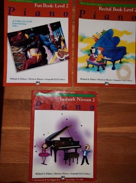 Alfred Basic Piano lesboek+recital + fun book 2--Alfred's, Gebruikt, Klassiek, Ophalen of Verzenden, Artiest of Componist