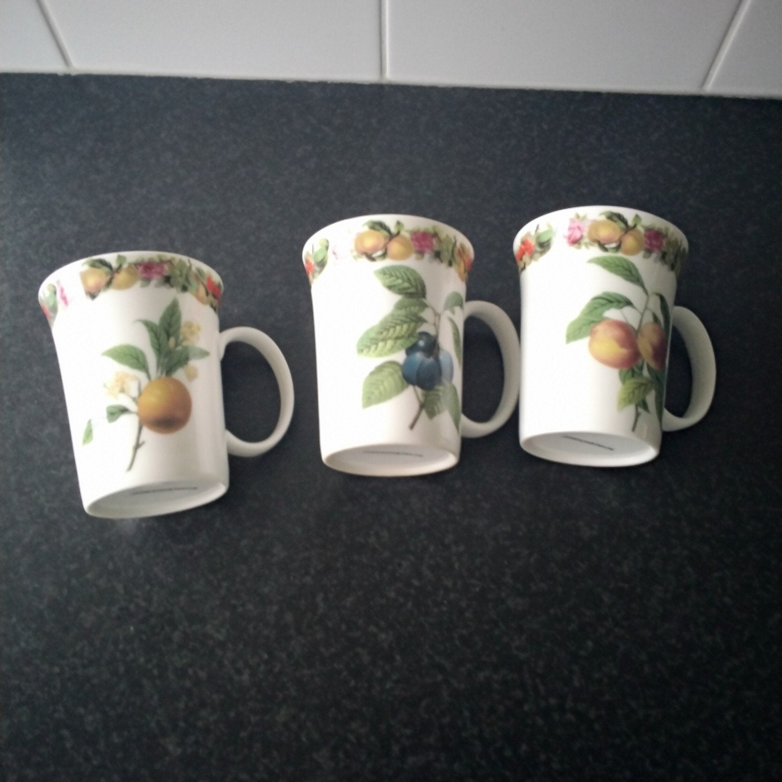 3 grote Engelse St.James & Taylor  mokken, Ophalen of Verzenden, Zo goed als nieuw, Overige stijlen, Kop(pen) en/of Schotel(s)