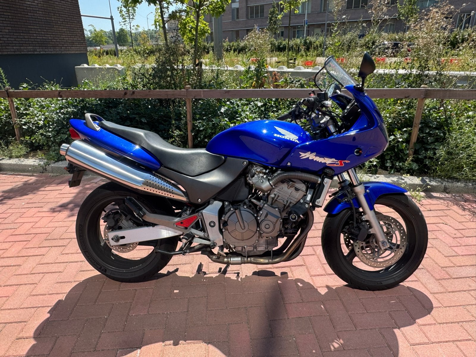 Honda Hornet S 600cc - Blauw - Goed onderhouden, Motoren, Motoren | Honda, Handvatverwarming, 4 cilinders, Motorrijbewijs A, Gebruikt