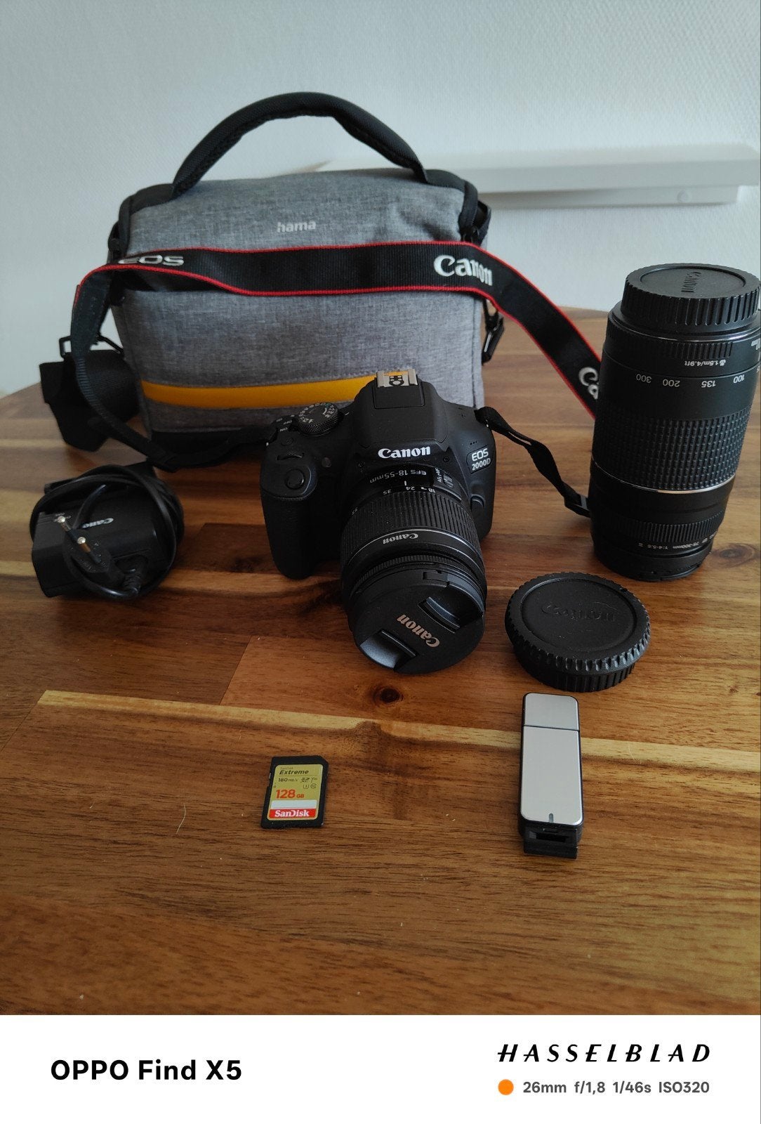 Canon EOS 2000D met 2 lenzen, tas en accessoires, Gebruikt, Canon, Zoom, Ophalen of Verzenden