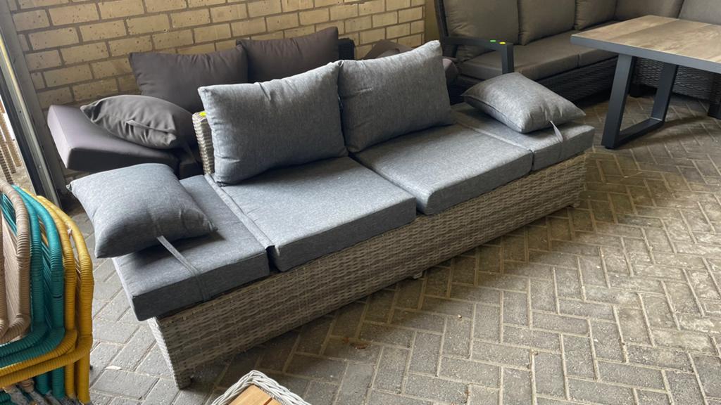 Ligbed/loungebank opruiming in naturel of zwart nu € 395,00, Ophalen, Zo goed als nieuw