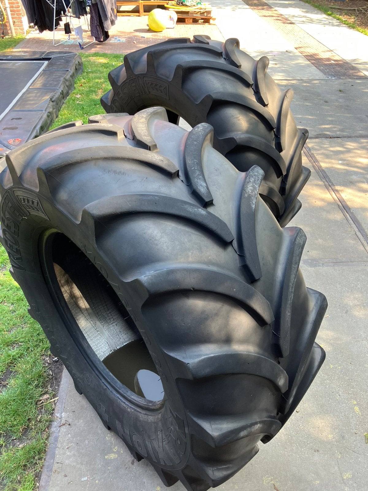 540/65R28 Vredestein TRAXION +, Zakelijke goederen, Agrarisch | Onderdelen | Banden, Velgen en Assen, Ophalen