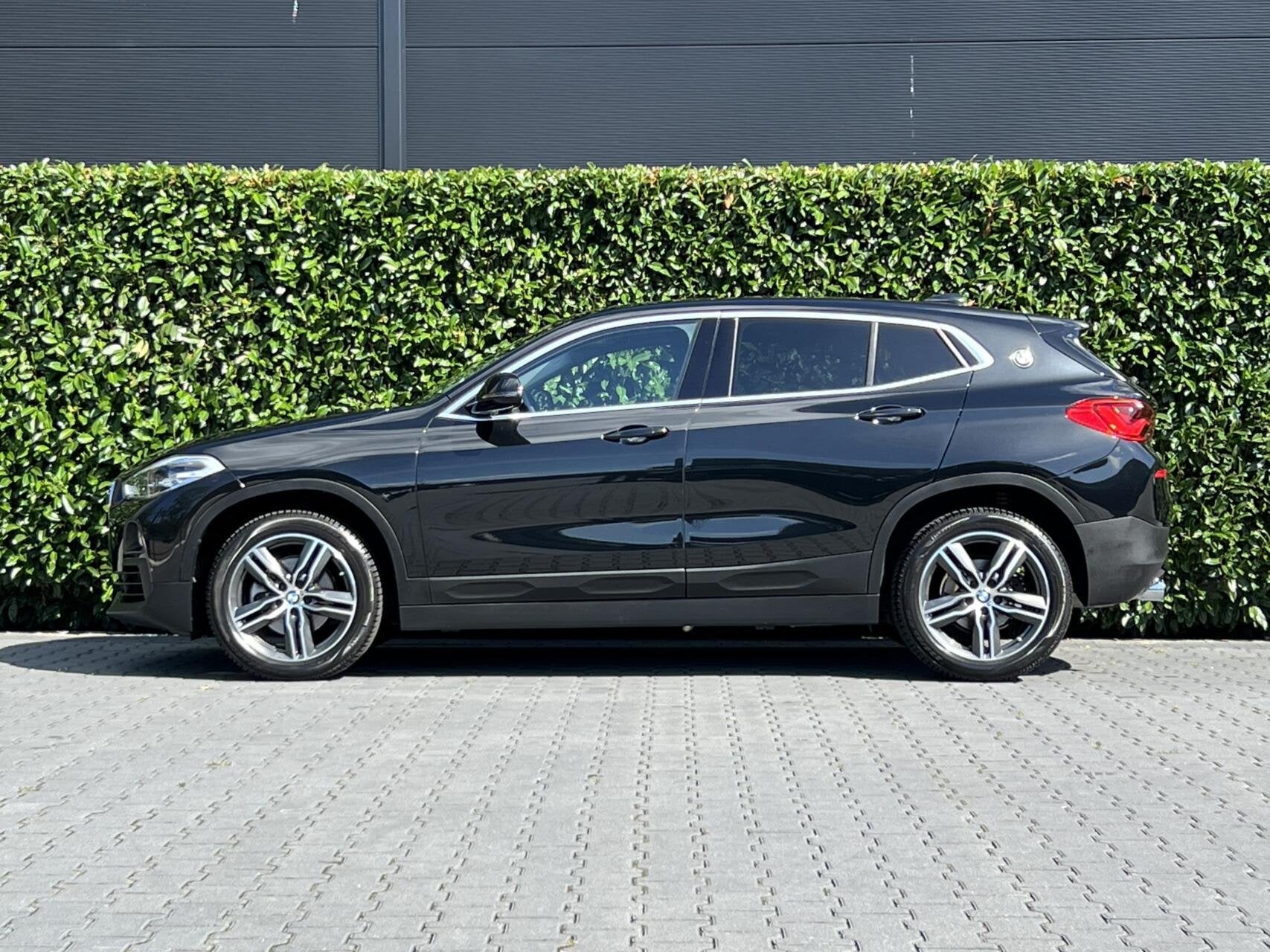 BMW X2 sDrive18i Executive Edition NL AUTO, NAP LOGISCH, NAV, Auto's, Voorwielaandrijving, Gebruikt, Zwart, Origineel Nederlands