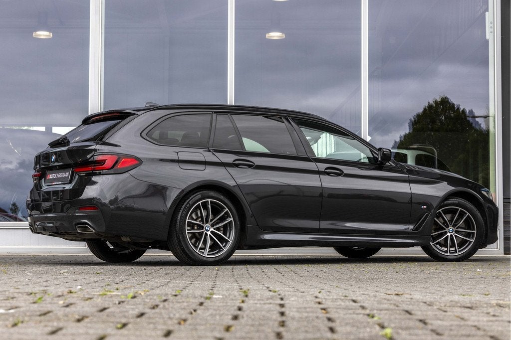 BMW 5 Serie Touring 520i High Executive | Pano | Stoelventil, Auto's, BMW, Gebruikt, 4 cilinders, Leder, 184 pk