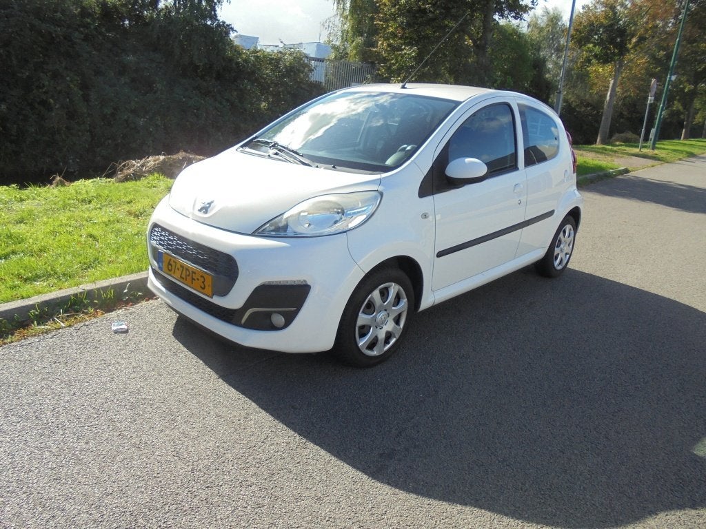 Peugeot 107 1.0 Active, 4 stoelen, Origineel Nederlands, Handgeschakeld, 3 cilinders