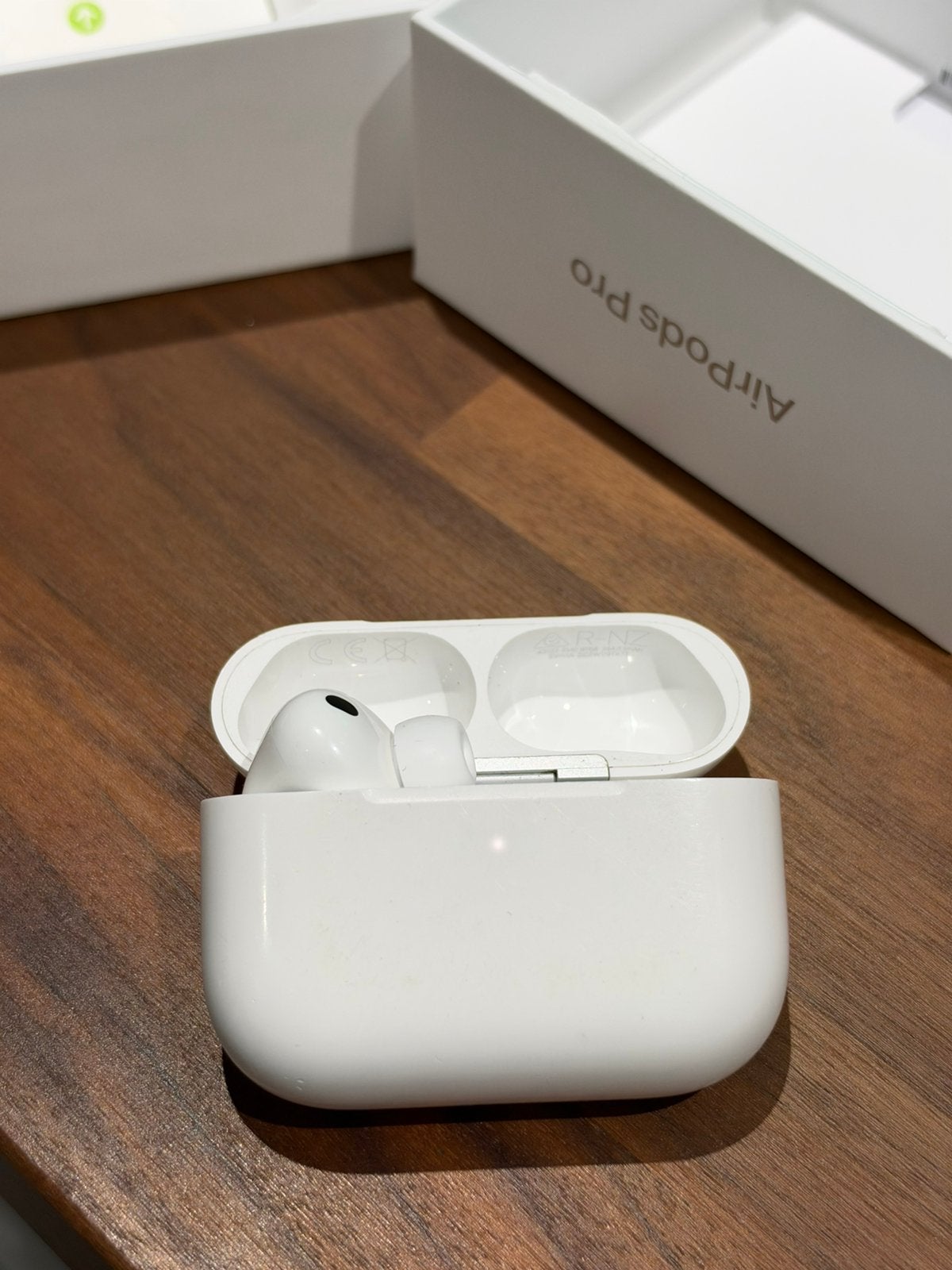 Originele Apple AirPods Pro 3, Oplaadcase + Linker Oortje, In gehoorgang (in-ear), Ophalen of Verzenden, Zo goed als nieuw, Apple