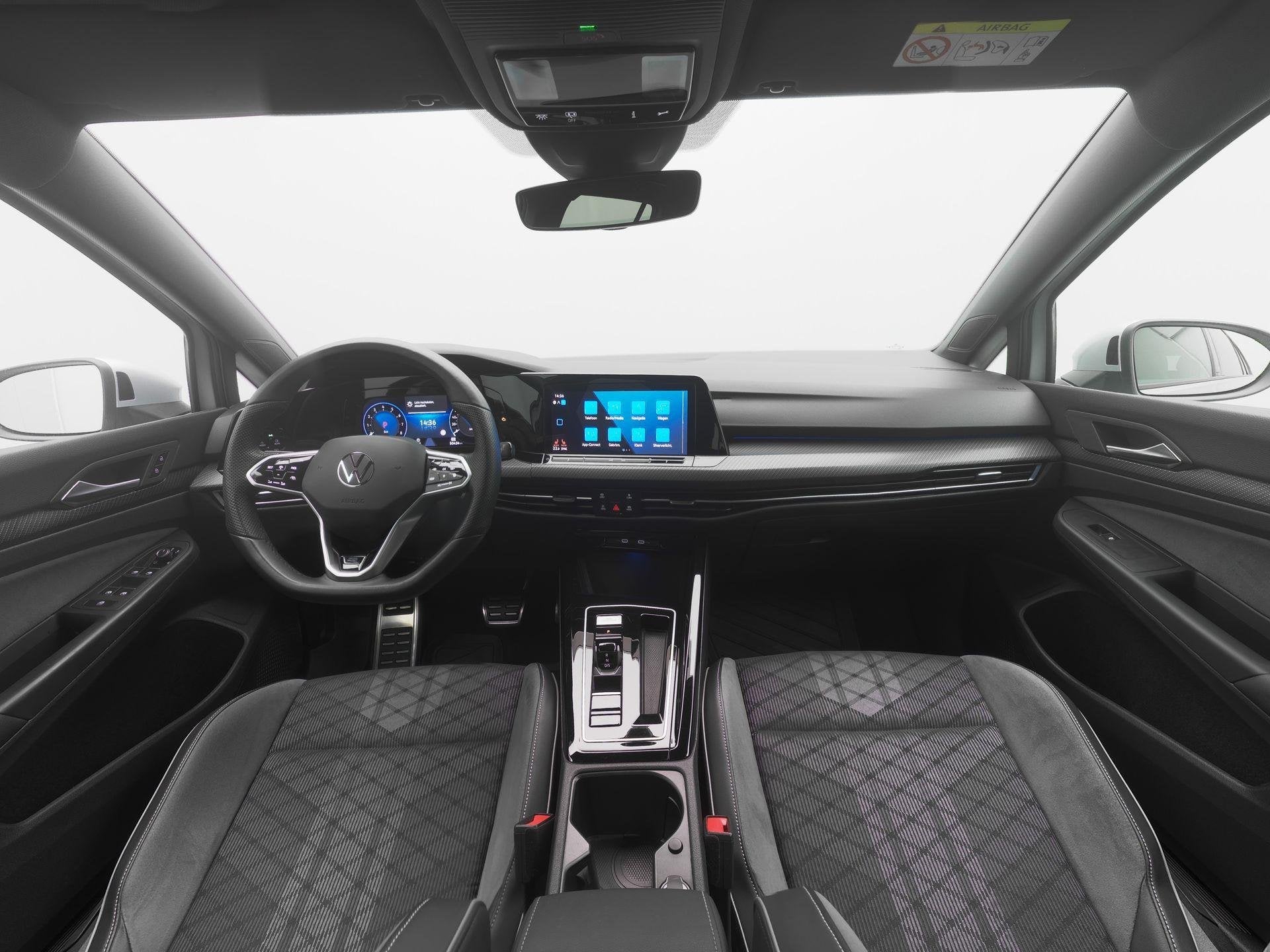 Volkswagen Golf Variant R-Line 1.5 eTSI 150 PK Business | St, Stof, 4 cilinders, 150 pk, Automatische klimaatregeling