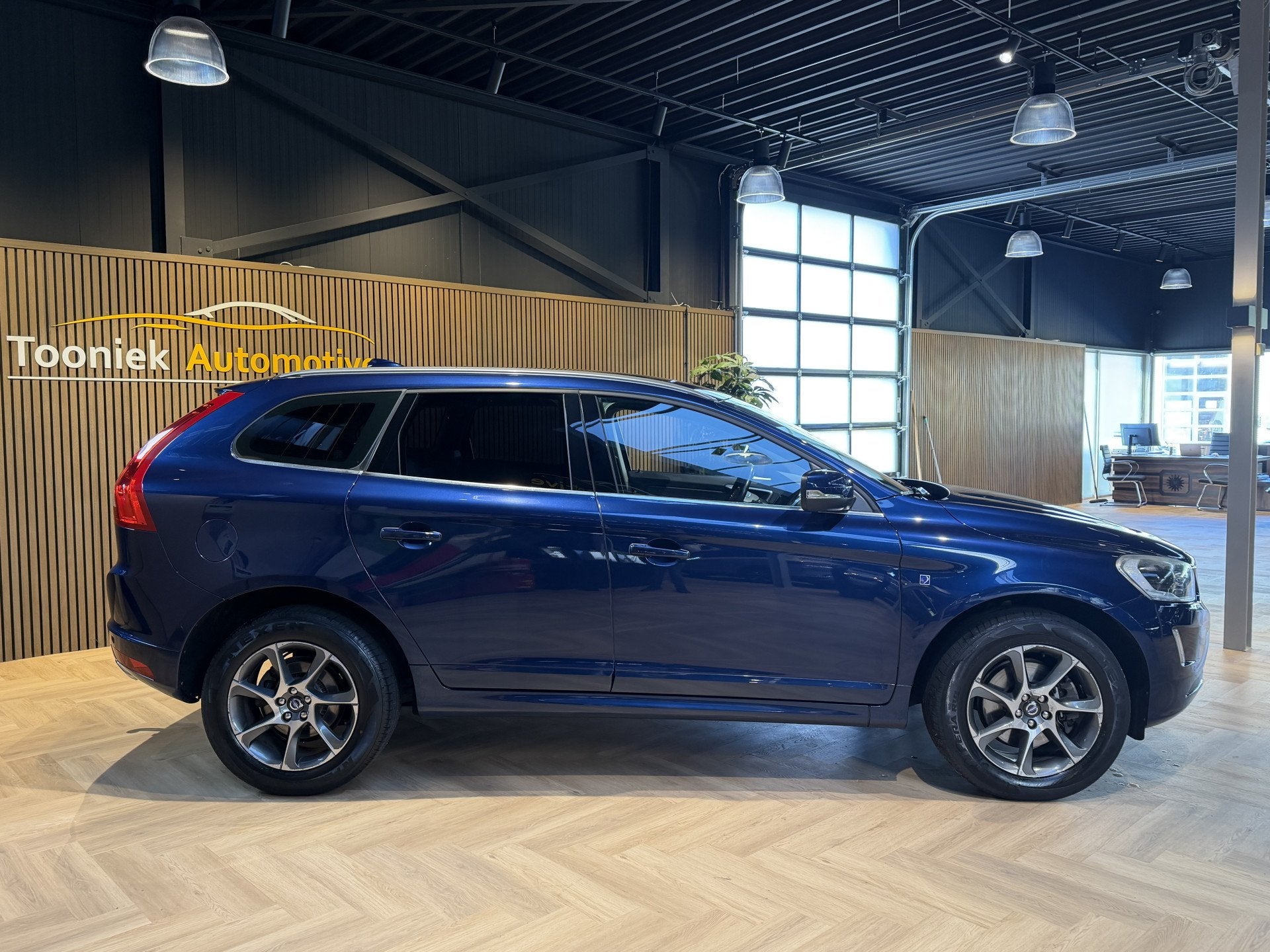 Volvo XC60 2.4 D5 Ocean Race PANORAMADAK | STOELVERWARMING |, Auto's, Euro 5, 1683 kg, Blauw, SUV of Terreinwagen