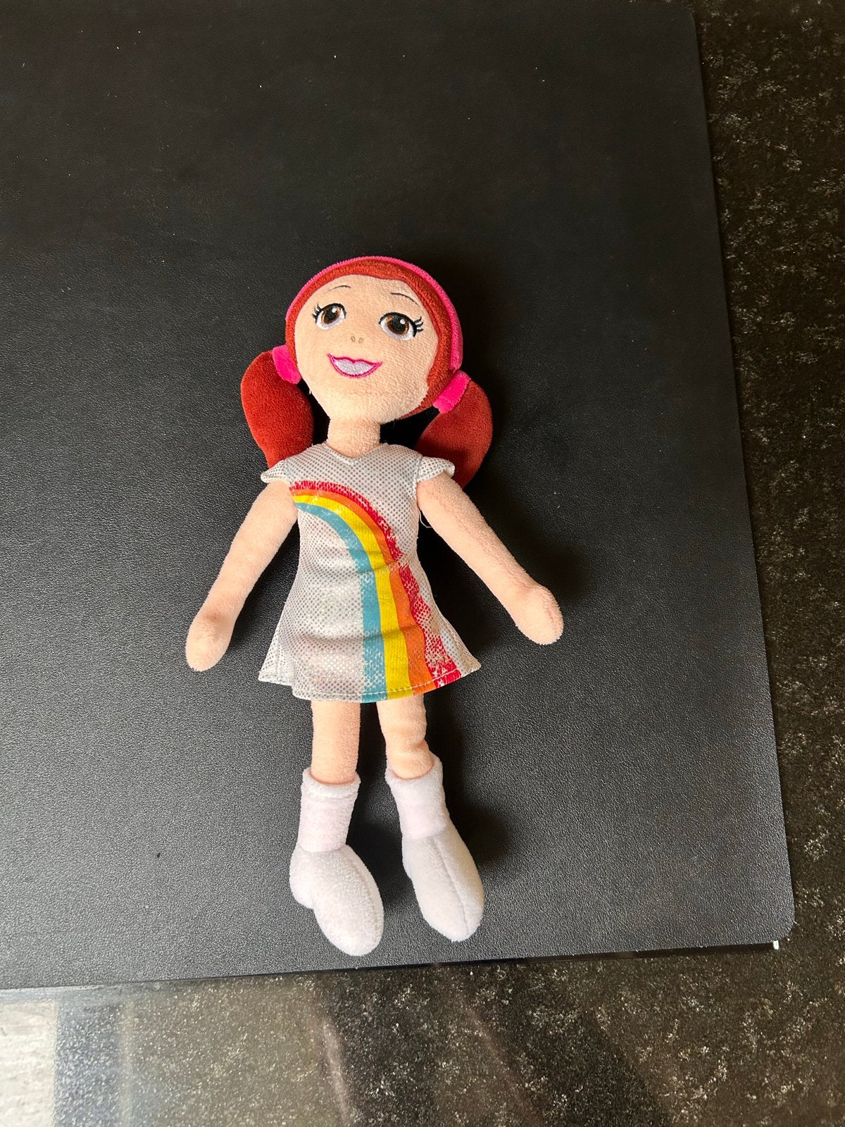 Zachte K3 Karen pop - Regenboogjurk uit Plopsa, Ophalen of Verzenden, Zo goed als nieuw, Overige typen
