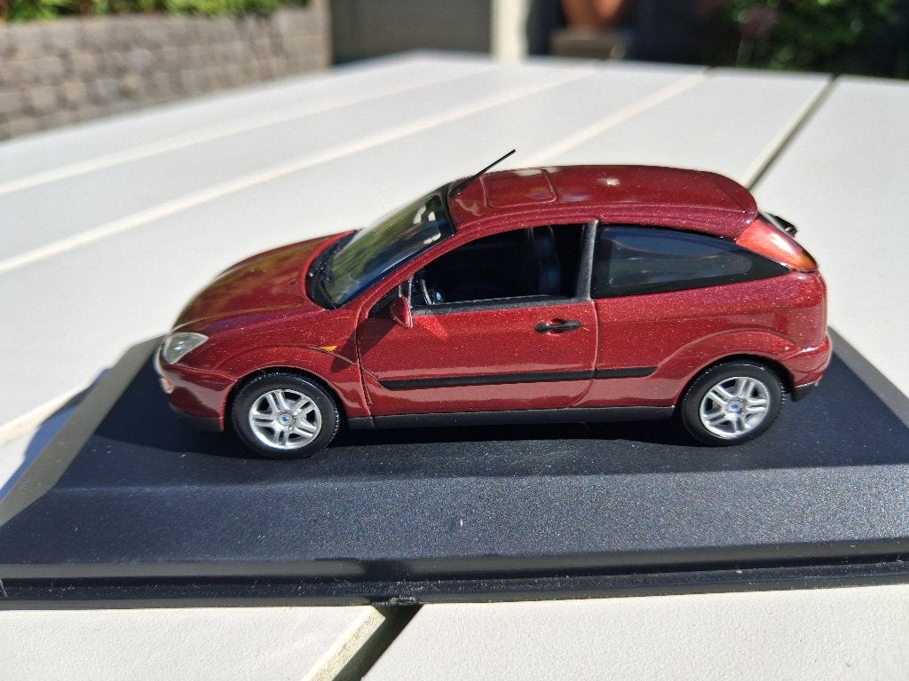Ford Focus Hatchback, Ophalen, Zo goed als nieuw, Auto, MiniChamps