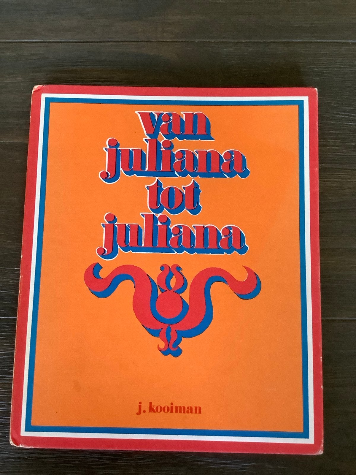 Van Juliana tot Juliana - J. Kooiman (1979), Boeken, Ophalen of Verzenden, 20e eeuw of later, Gelezen