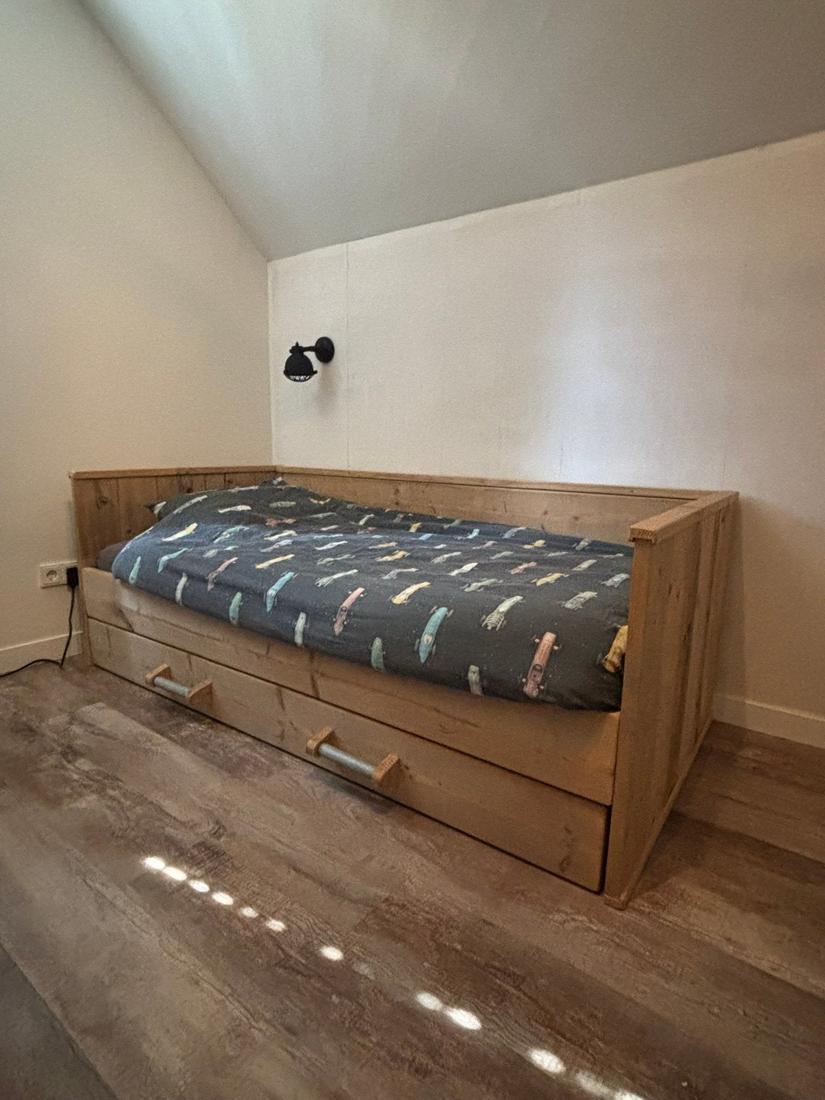 Stoer steigerhouten bed, Ophalen, 90 cm, Eenpersoons, Steigerhout