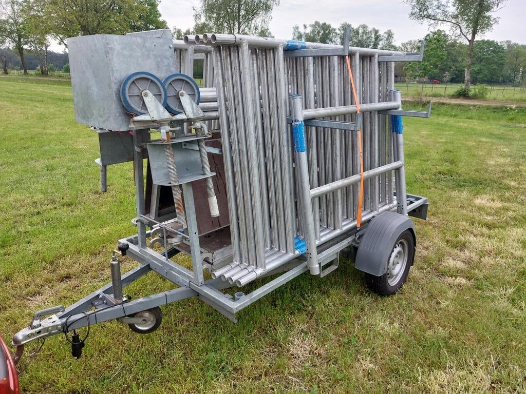 Steiger rolsteiger 11,20 m  met aanhangwagen, Doe-het-zelf en Verbouw, Steigers, Ophalen of Verzenden, Gebruikt, Rolsteiger of Kamersteiger