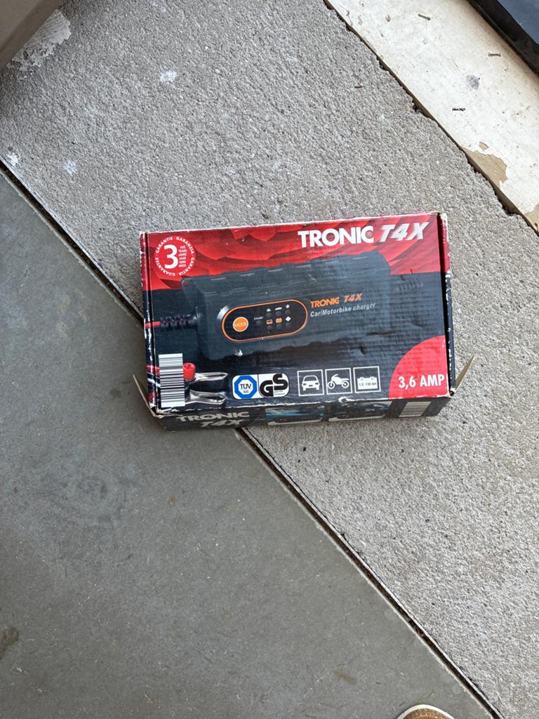 Tronic T4X Car/Motorbike Charger 3.6 AMP, Ophalen of Verzenden, Nieuw, Universele onderdelen