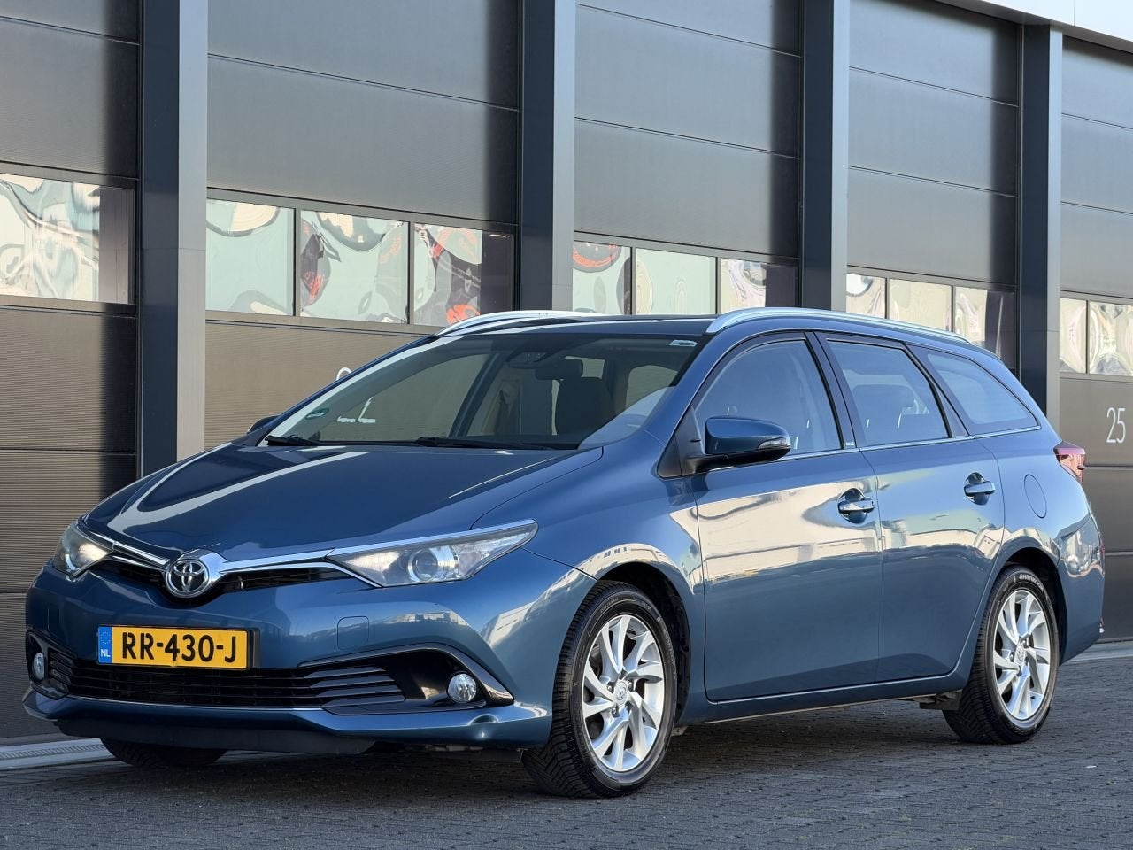 Toyota Auris Touring Sports 1.6d Navi Camera Clima EURO-6, Auto's, Voorwielaandrijving, 450 kg, 4 cilinders, Blauw