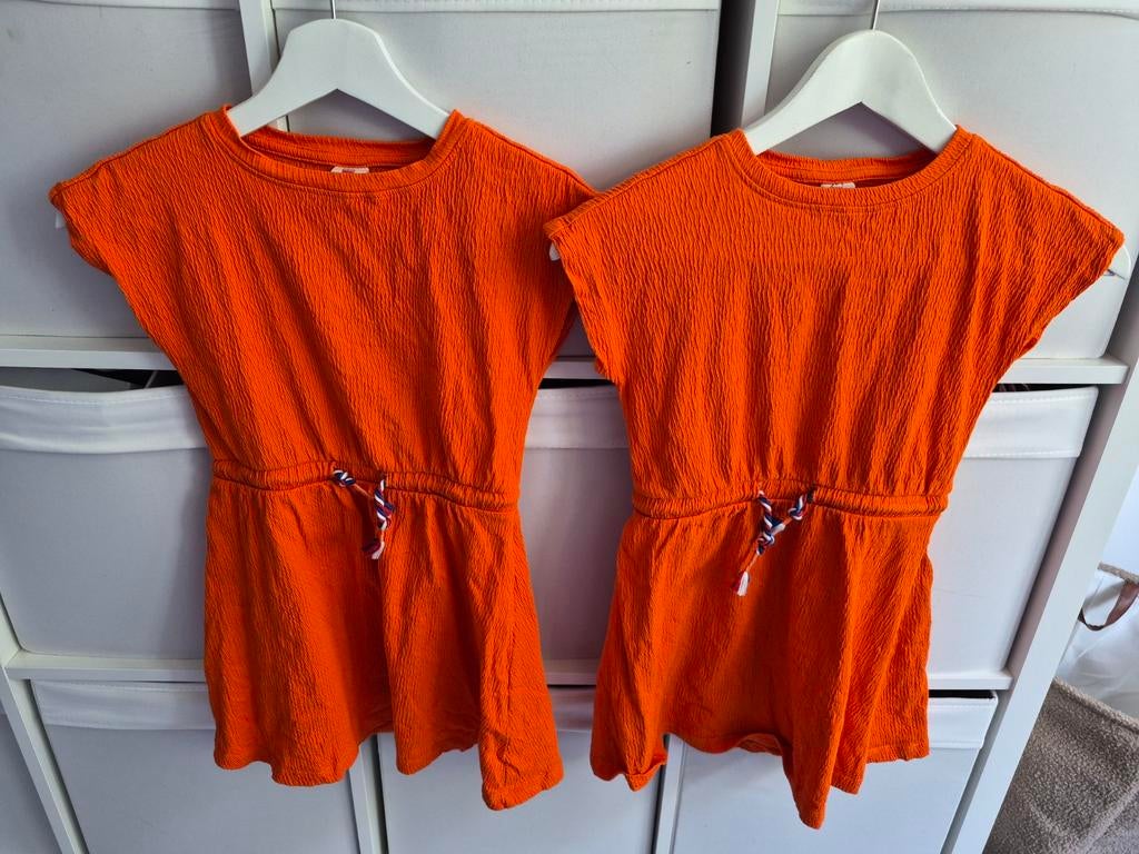 2x HEMA jurkjes maat 110/116 - Oranje, Gebruikt, Meisje, Ophalen of Verzenden, HEMA
