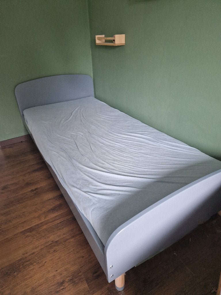 1 persoons kinderbed Flexa Dots, Ophalen, 85 tot 100 cm, Zo goed als nieuw, Matras