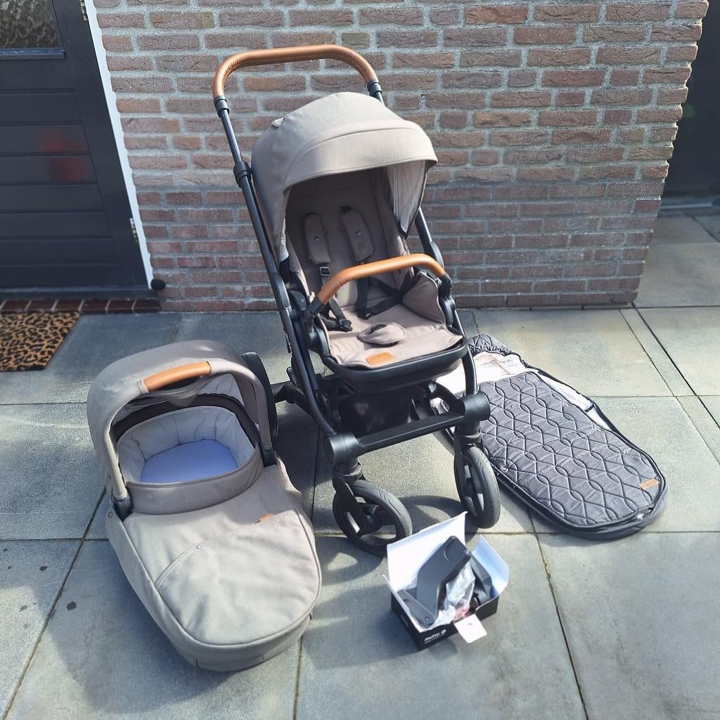 Complete zeer nette kinderwagen, Mutsy Nio, groen, Kinderen en Baby's, Kinderwagens en Combinaties, Zo goed als nieuw, Mutsy, Verstelbare duwstang