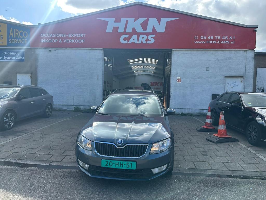 Skoda Octavia Combi 1.6 TDI bj 2015 automaat navi, Auto's, Skoda, Gebruikt, Euro 6, 4 cilinders, 26 km/l
