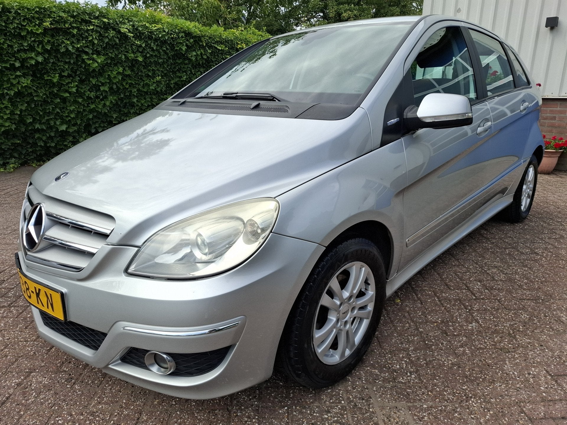 Mercedes-Benz B-Klasse 180 BlueEFFICIENCY AIRCO/STOELVERWARM, Auto's, Voorwielaandrijving, Euro 5, Stof, Gebruikt