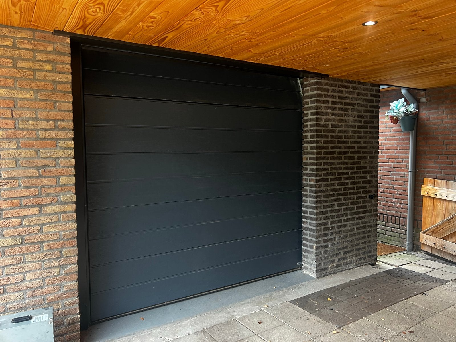 Novoferm Garagedeur met Motor - Zo goed als nieuw, Ophalen, 120 cm of meer, Garagedeur, Zo goed als nieuw