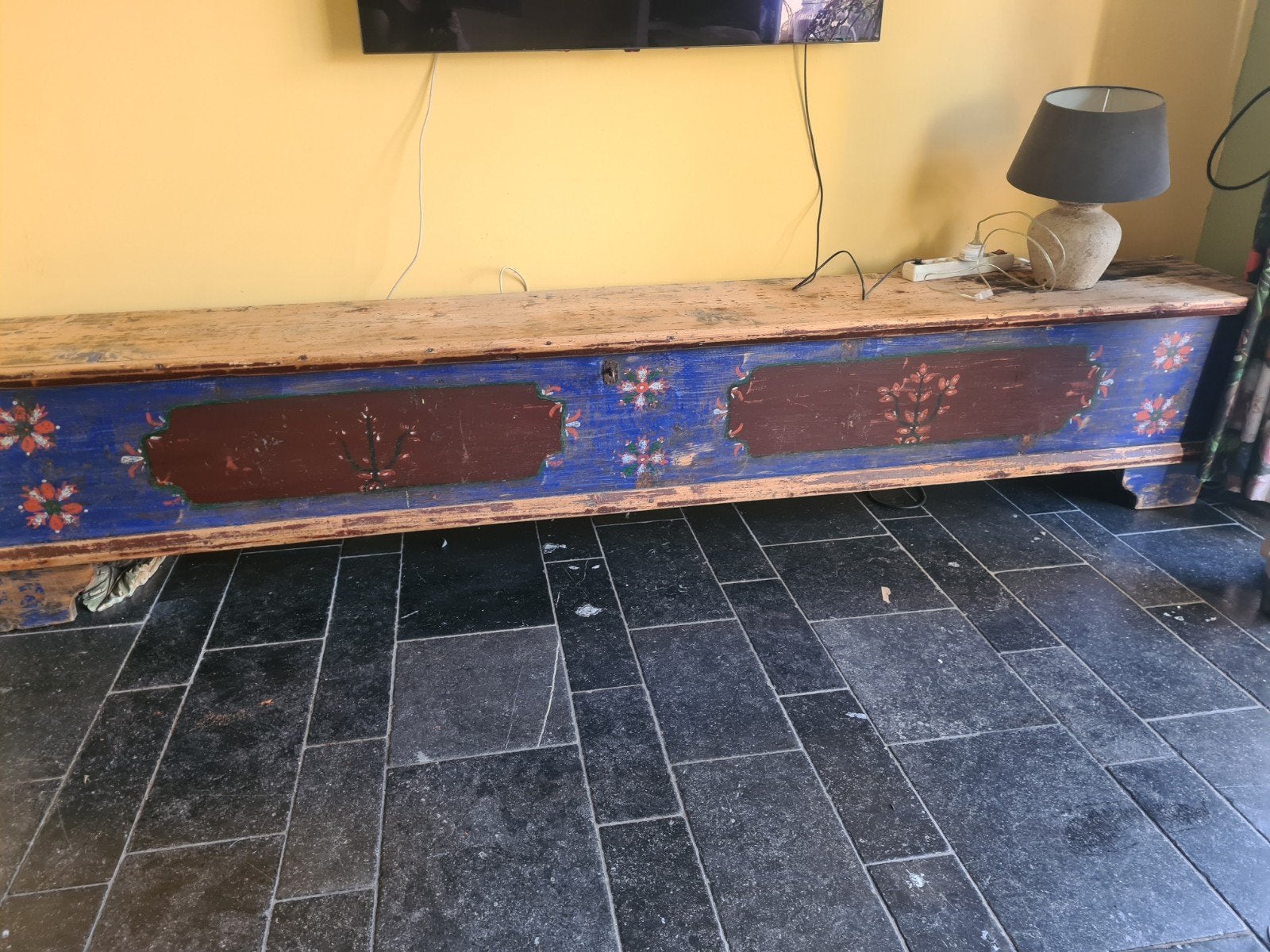 Antieke beschilderde kist - 315 cm breed, Ophalen, 50 – 75, Gebruikt, 200 cm of meer