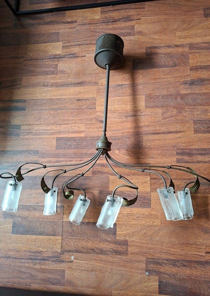 Sierlijke metalen hanglamp met matglazen kapjes, Huis en Inrichting, Gebruikt, Ophalen of Verzenden, Glas, Vintage, Retro, Klassiek