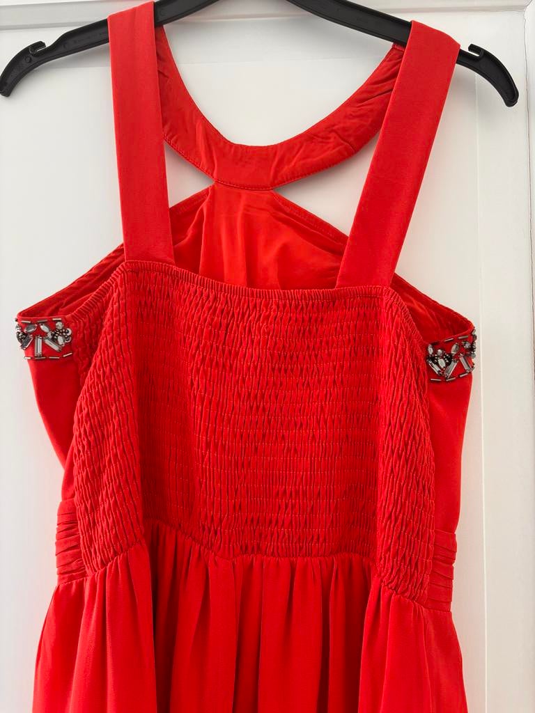 Elegante rode maxi jurk met versierde hals - Maat 38, Kleding | Dames, Jurken, Maat 38/40 (M), Ophalen of Verzenden, Zo goed als nieuw