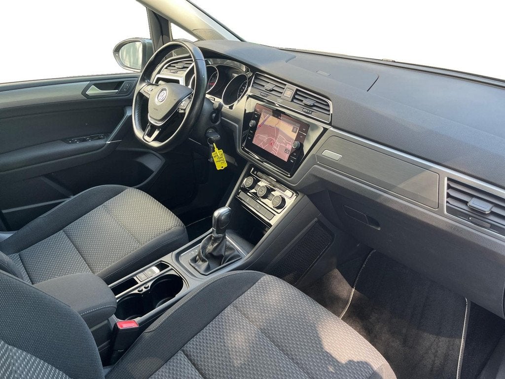 Volkswagen Touran 1.5 TSI Comfortline Business 7p | Automaat, Auto's, 4 cilinders, 150 pk, 7 stoelen, 1500 kg