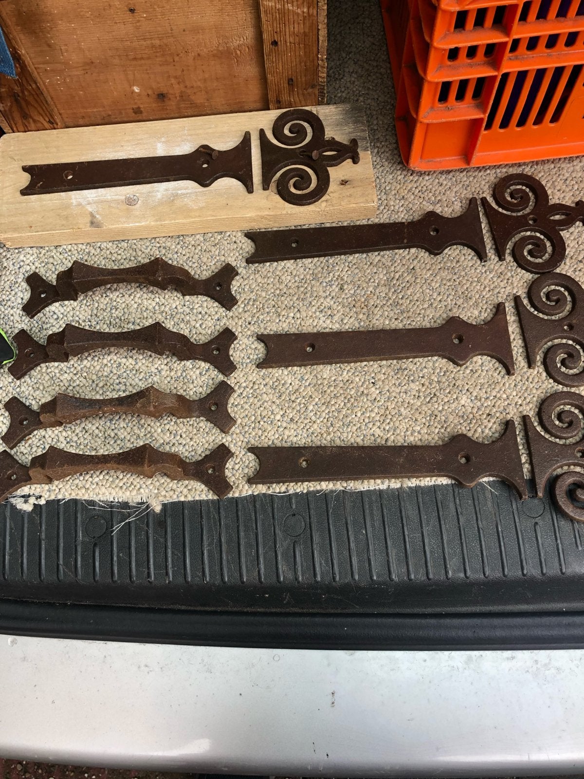 Hangen en sluitwerk oude kast, Ophalen, Zo goed als nieuw