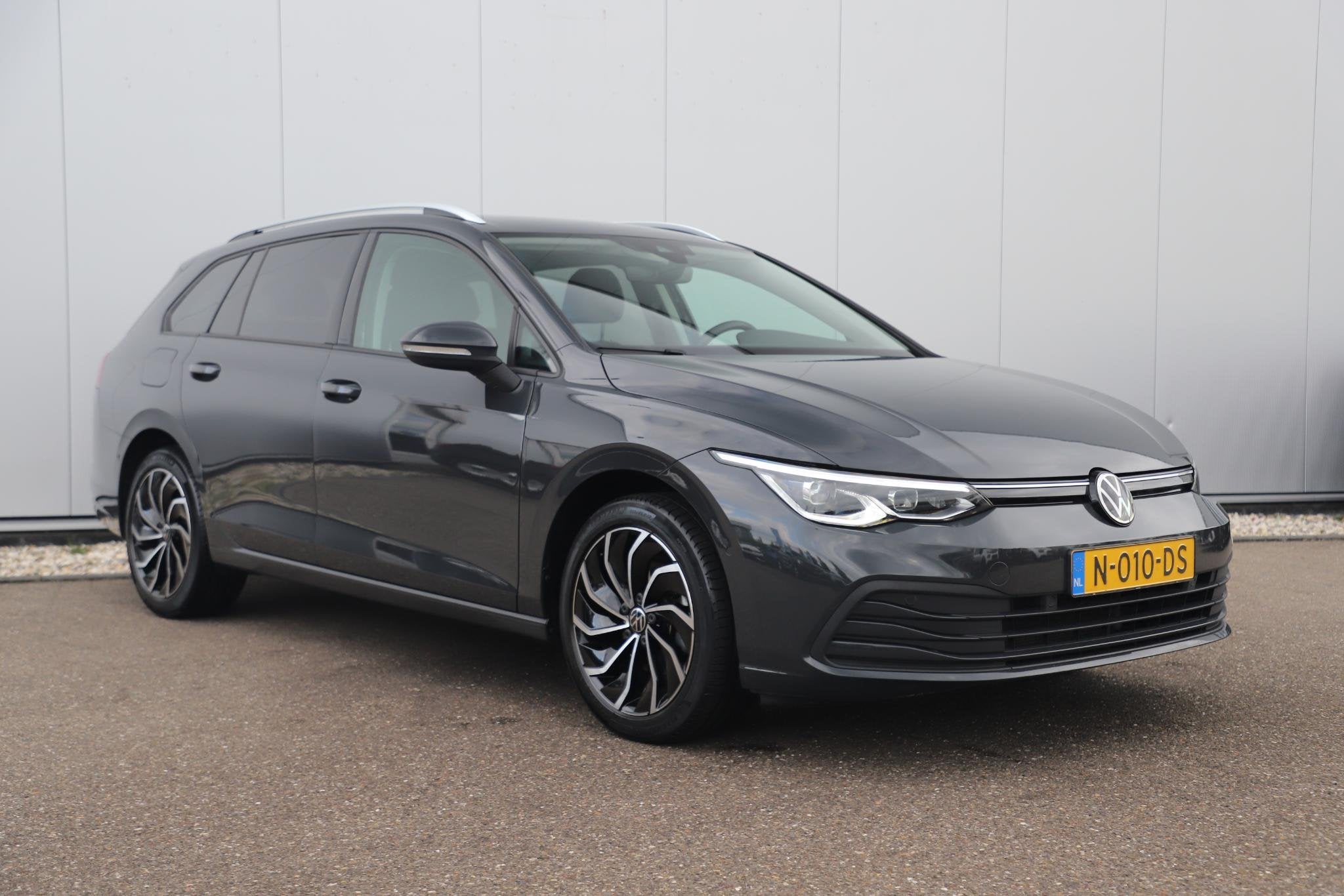 Volkswagen Golf Variant 1.0 TSI Life Business 17 inch LMV Er, Auto's, Gebruikt, Euro 6, Met garantie (alle), Origineel Nederlands