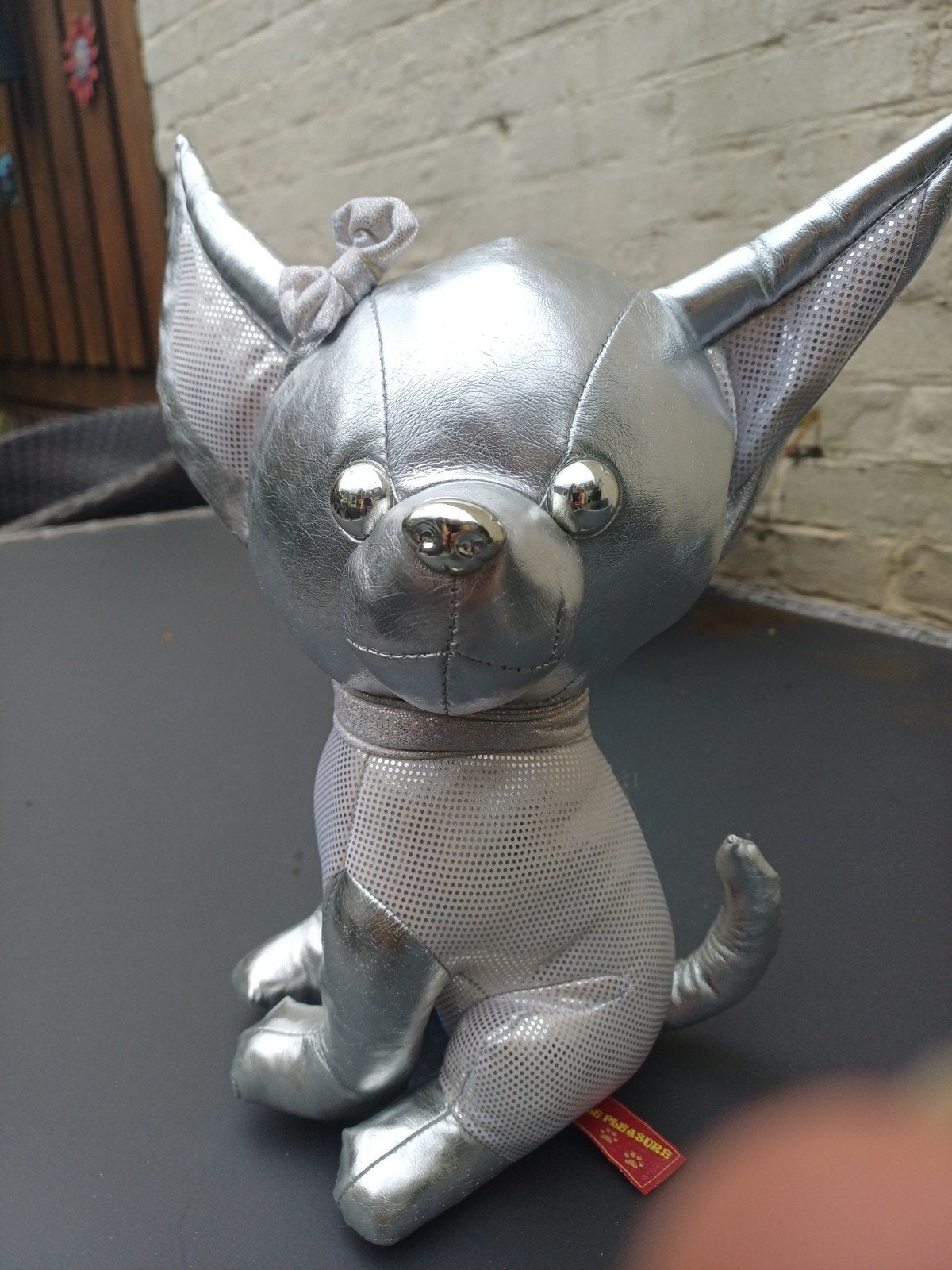 Leuke zilveren hond knuffel - Chihuahua met strikje, Gebruikt, Overige merken, Zilver, Met kleding of accessoire