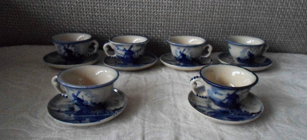 6 Kop en schotels. Delfts. Miniatuur., Ophalen of Verzenden