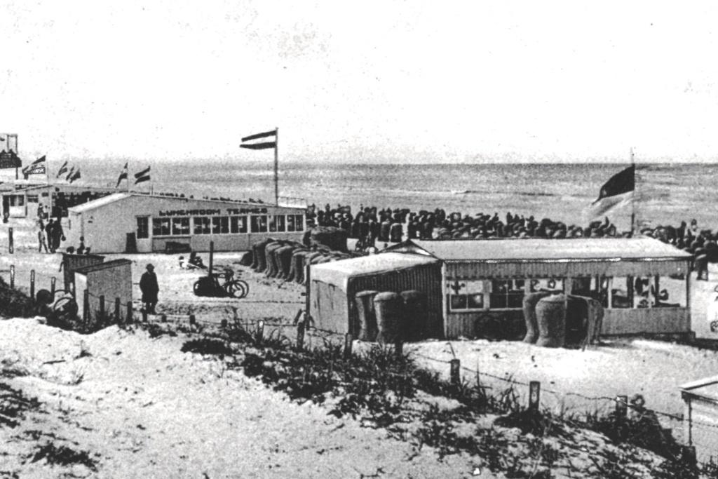 700041 Zandvoort 1933 Strand duingezicht LUNCHROOM TEAPLESNH, Ophalen of Verzenden, 1920 tot 1940, Gelopen, Noord-Holland