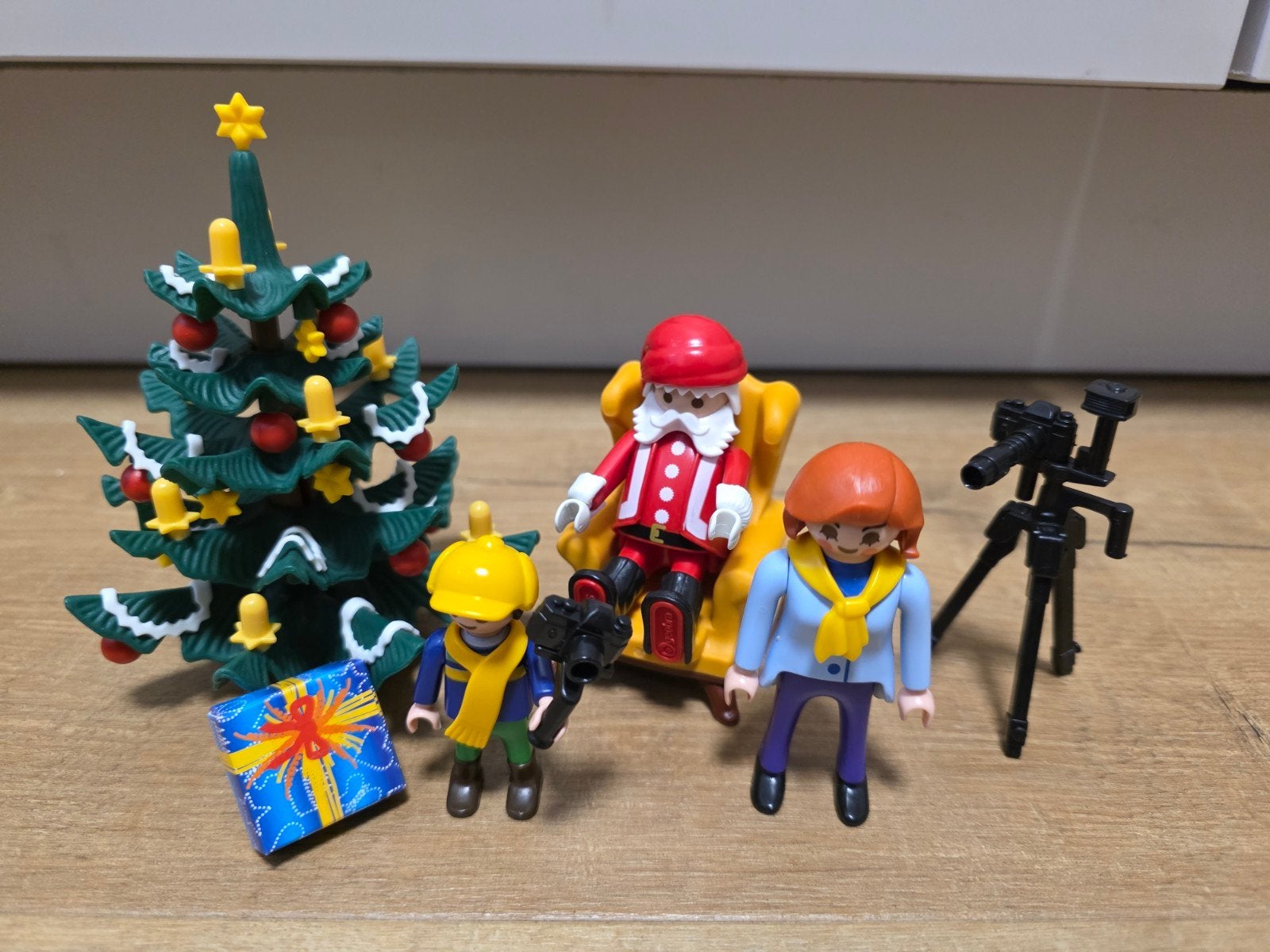 Playmobil 5753 op de foto met de Kerstman (Kerstmis set), Kinderen en Baby's, Speelgoed | Playmobil, Ophalen of Verzenden, Zo goed als nieuw